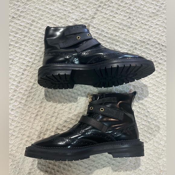 Burberry Buckled Leather Brogue Ankle Boots Size 40 - Picture 2 of 8